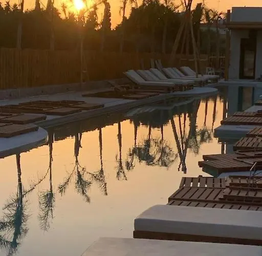 شقة Khroma Luxury 4 Front