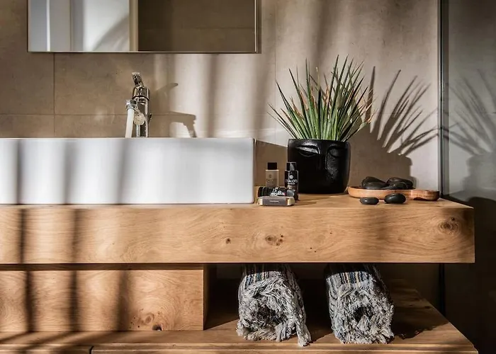 Khroma Luxury 4 Front Apartament